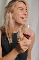 Aurelia Badiur: De la Bordeaux la România, în căutarea autenticității în vin