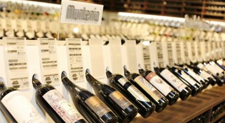 De ce este recomandat să cumpărăm vinul din magazinele specializate