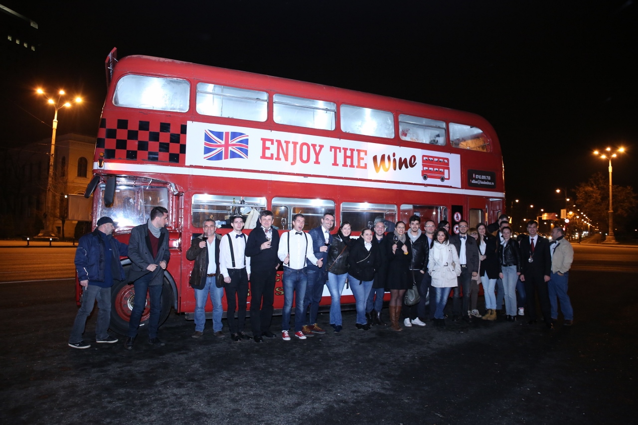 Degustare de vin in London Bus