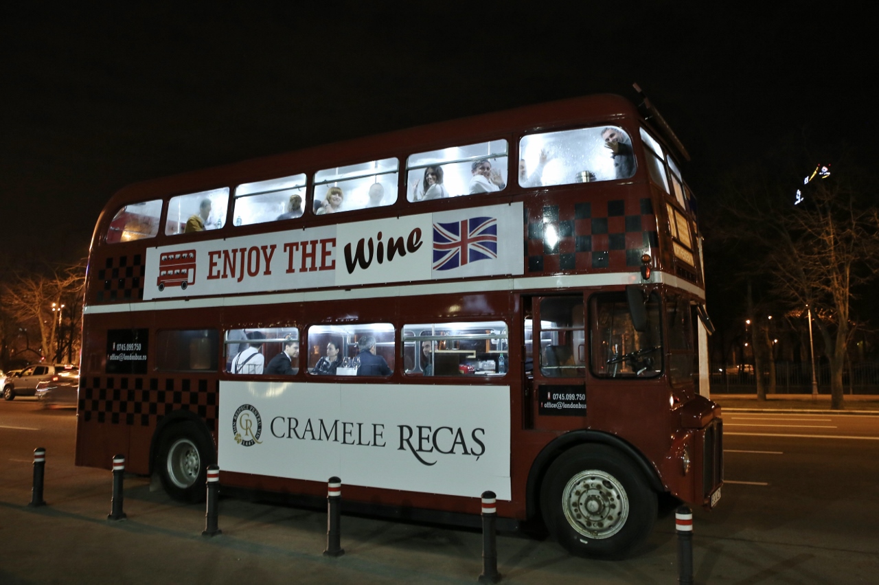 Degustare de vin in London Bus